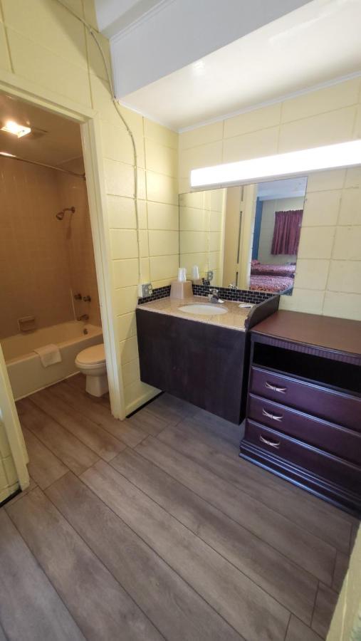 Relax Inn Lucedale エクステリア 写真
